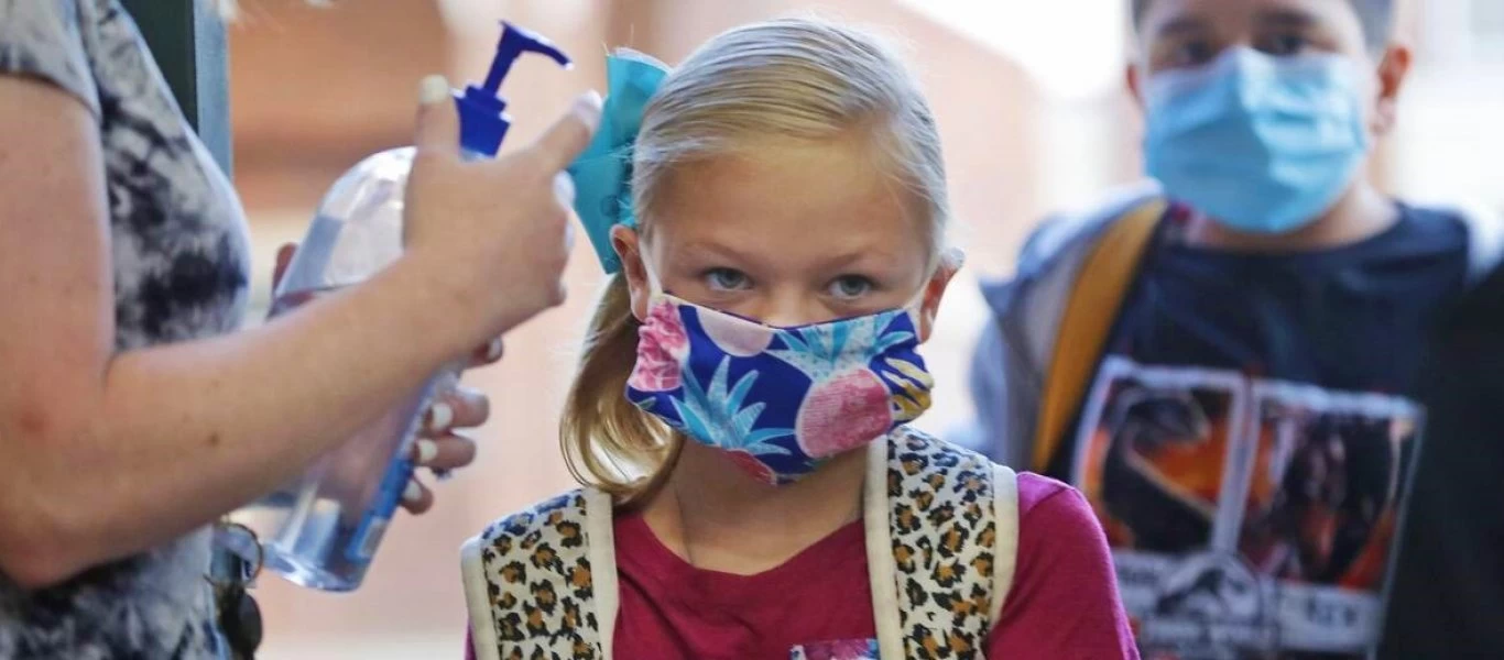 Ανοίγουν σήμερα δημοτικά και νηπιαγωγεία - Υποχρεωτική μασκοφορία για μικρά παιδιά & νήπια